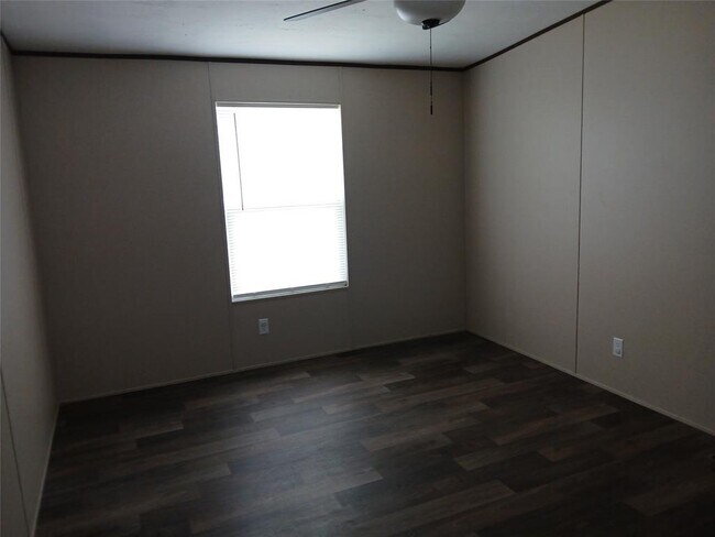 Building Photo - 7070 FM1115