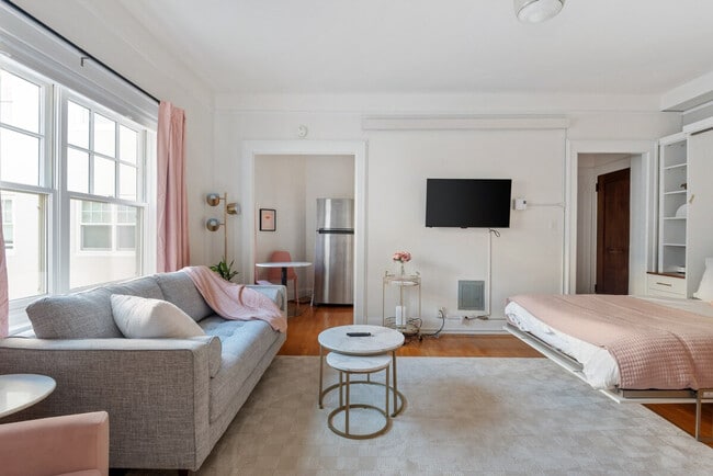 Building Photo - 2015 NW Flanders St