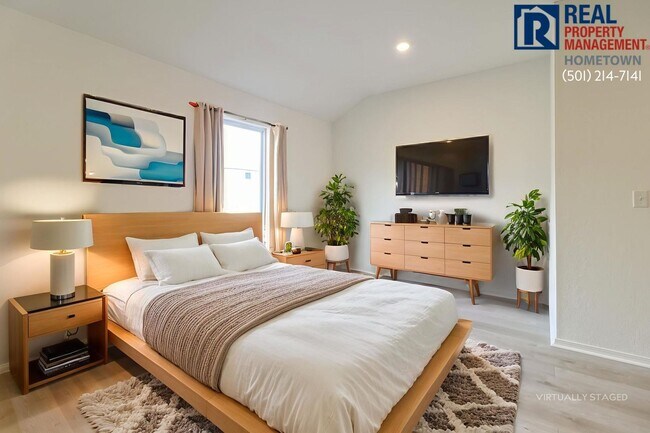 Building Photo - 1495 Meadows Dr