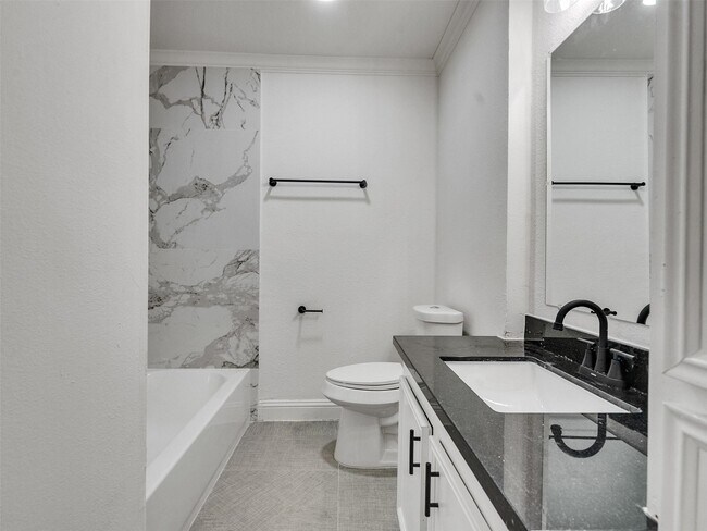 Building Photo - 5627 Southbrook Dr