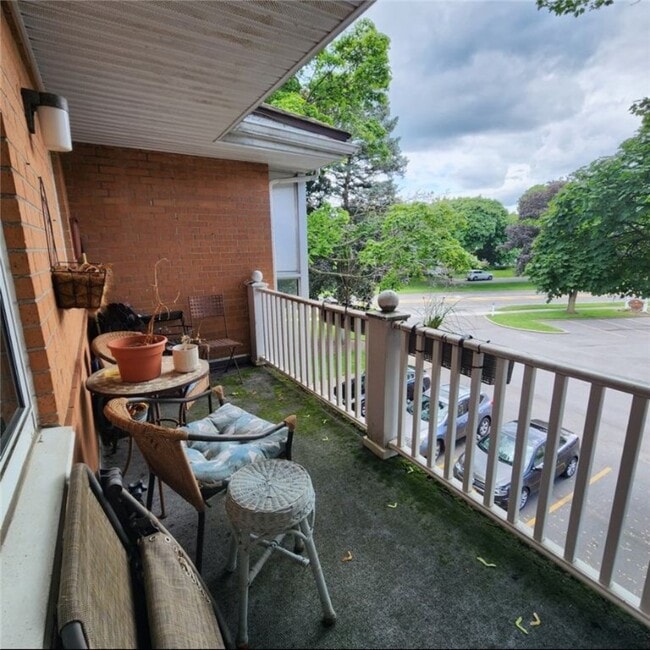 Building Photo - 2450 East Ave