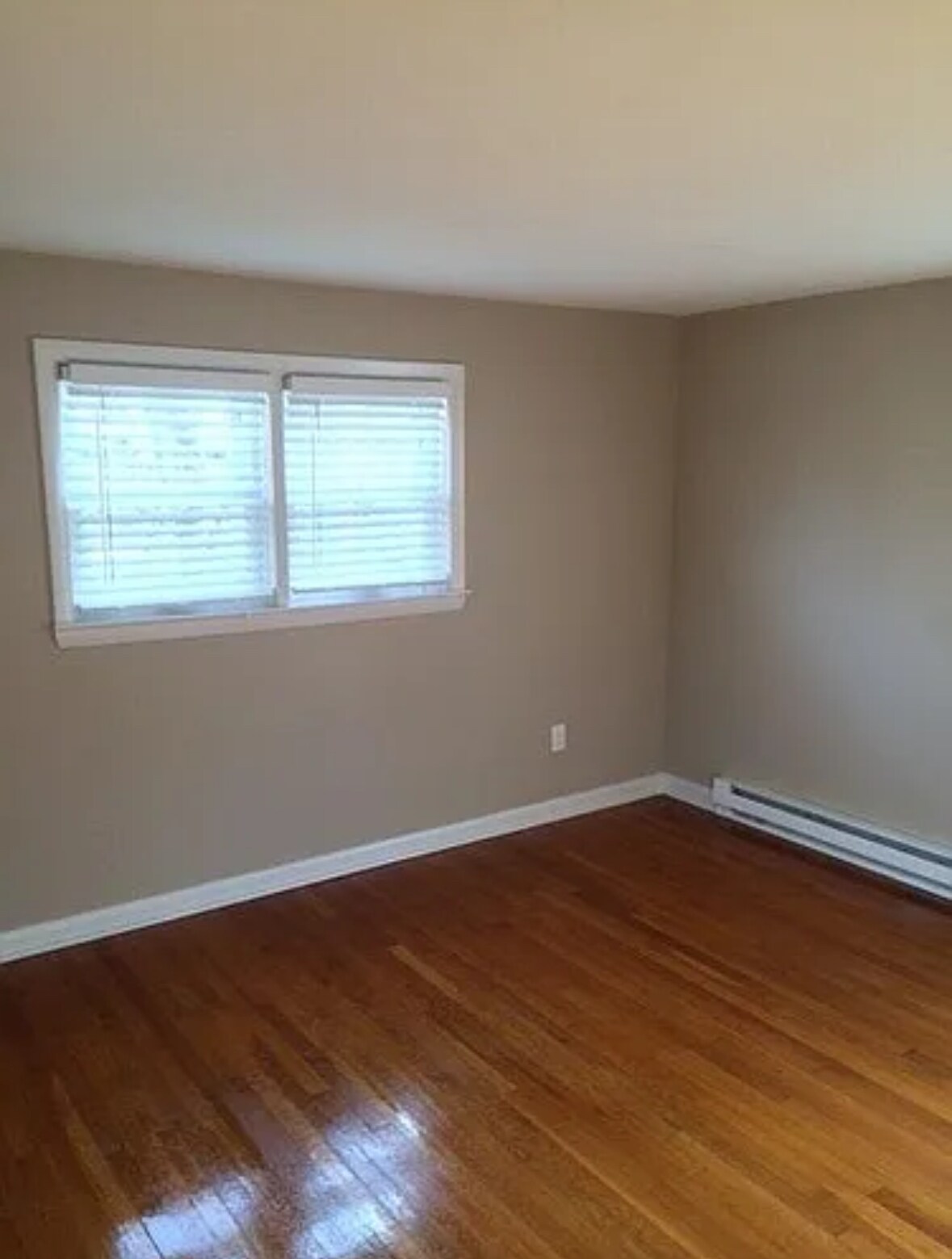 Building Photo - 24 Waterman St