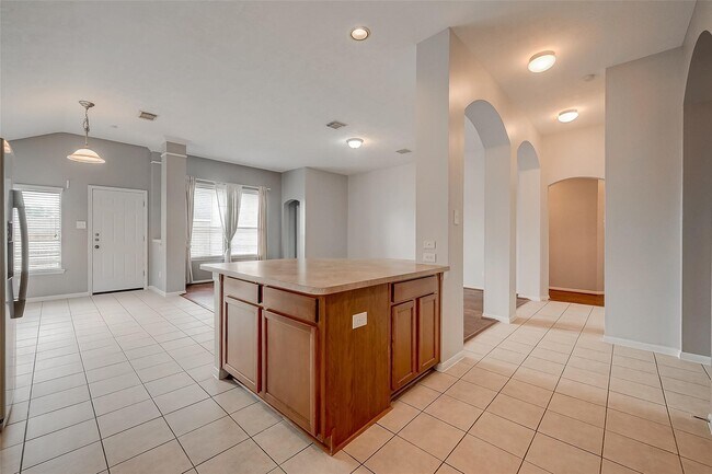 Building Photo - 1807 Hidden Breeze Dr