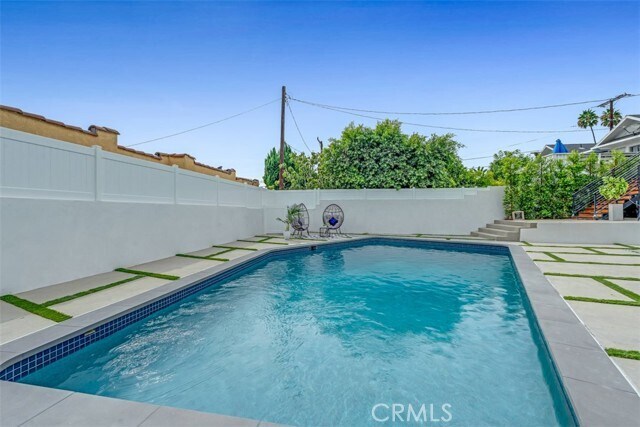 Building Photo - 430 W Kenneth Rd