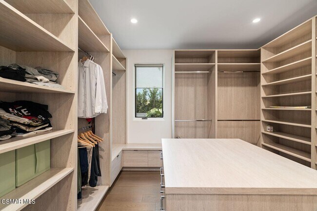 Building Photo - 12727 Landale St