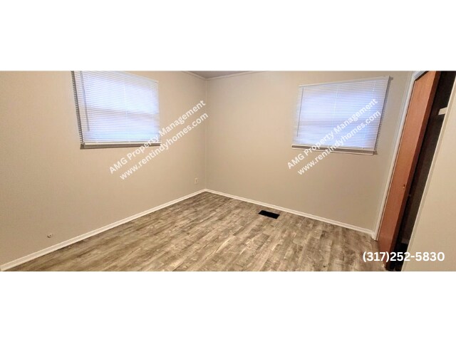 Building Photo - Charming Lawrence Township Duplex!