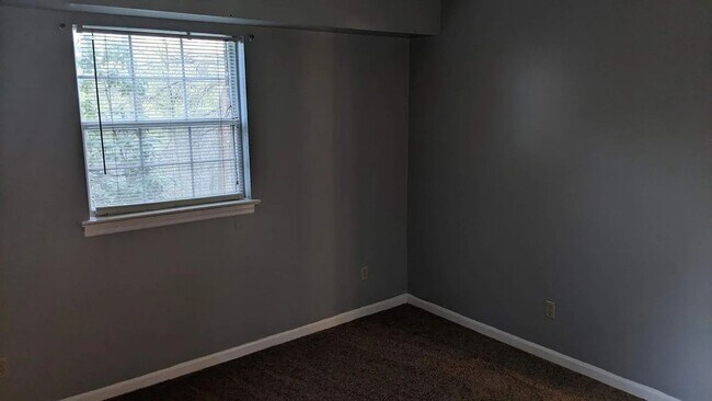 Building Photo - Quiet 1 Bedroom Convenient to Hershey Med and Attractions