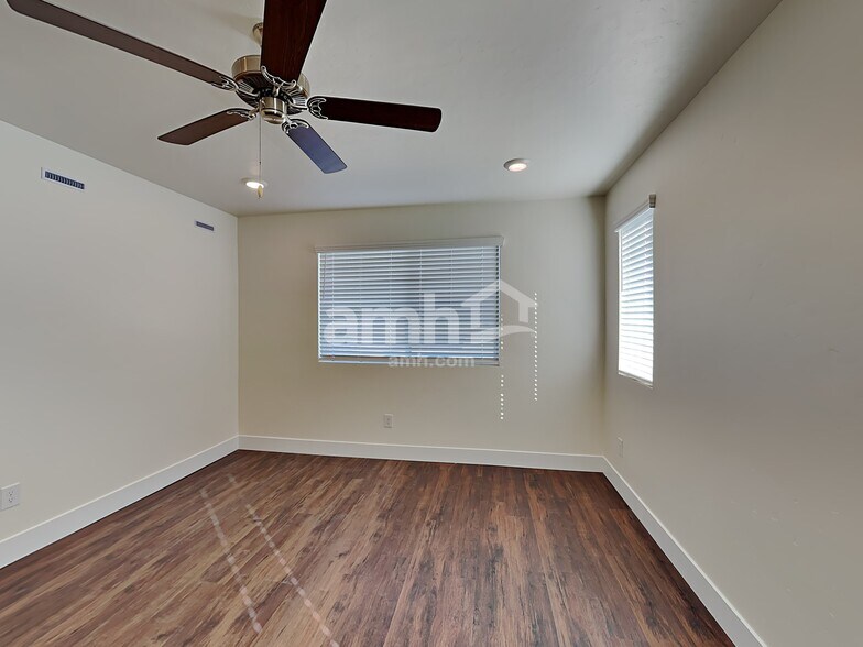 Building Photo - 1034 Jillian Ave