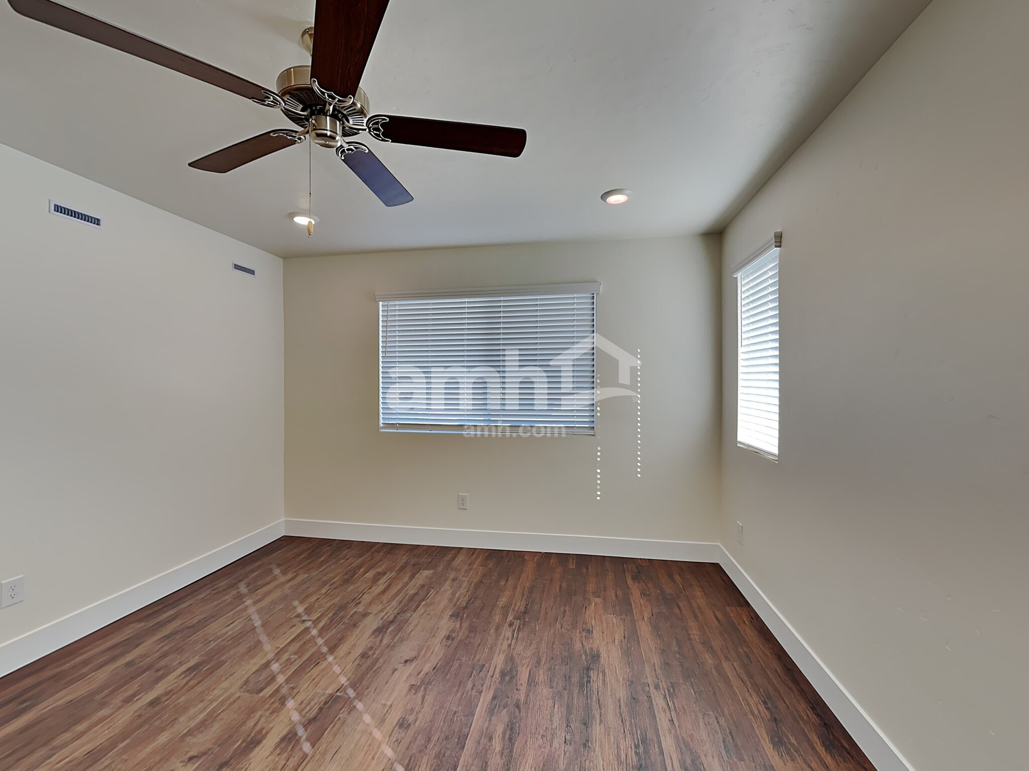Building Photo - 1034 Jillian Ave