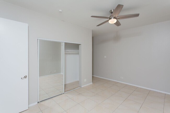 Building Photo - Beautiful Townhome in Alamo Heights!!