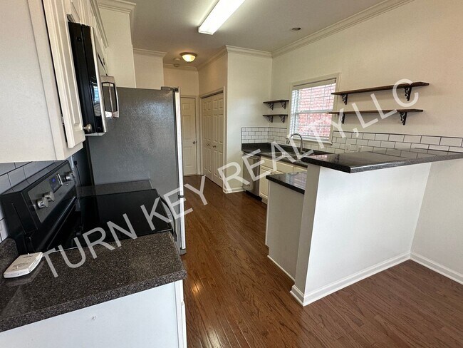 Building Photo - 264 Springdale Dr