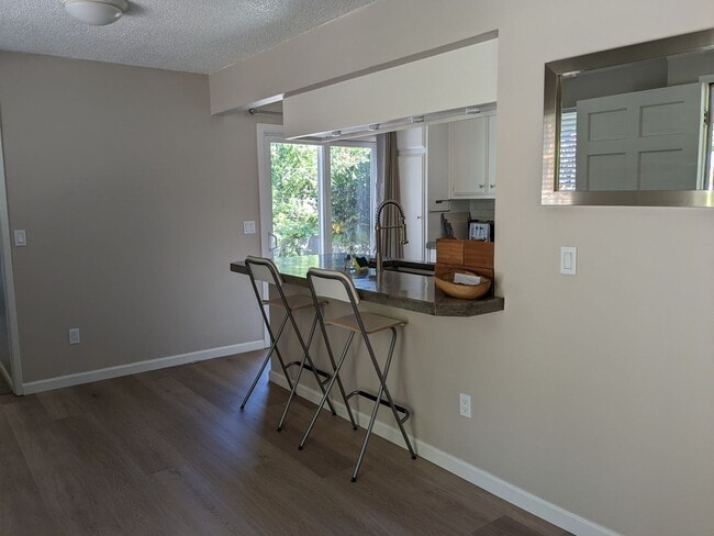 Building Photo - 22 Paso Cresta