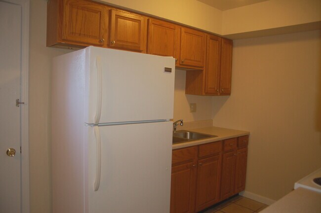 Building Photo - 321 S Jefferson St