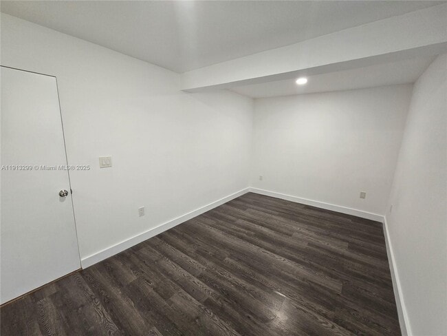 Building Photo - 1629 SW 6th St