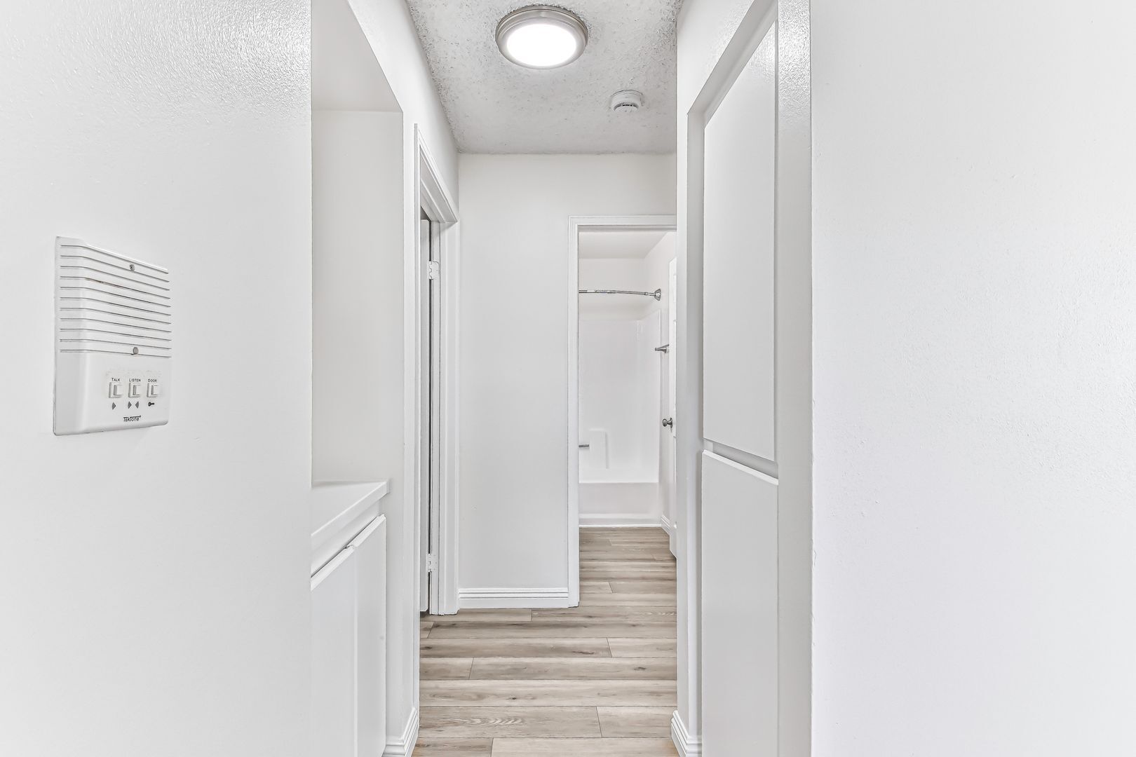 Building Photo - 1075 Loma Ave