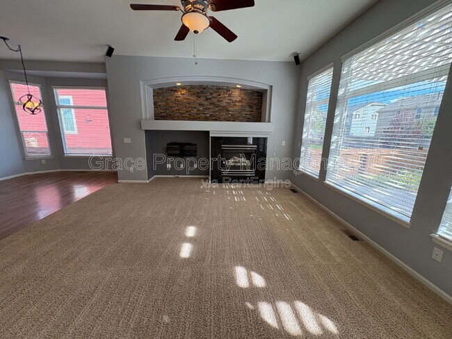 Building Photo - 222 Saxony Rd