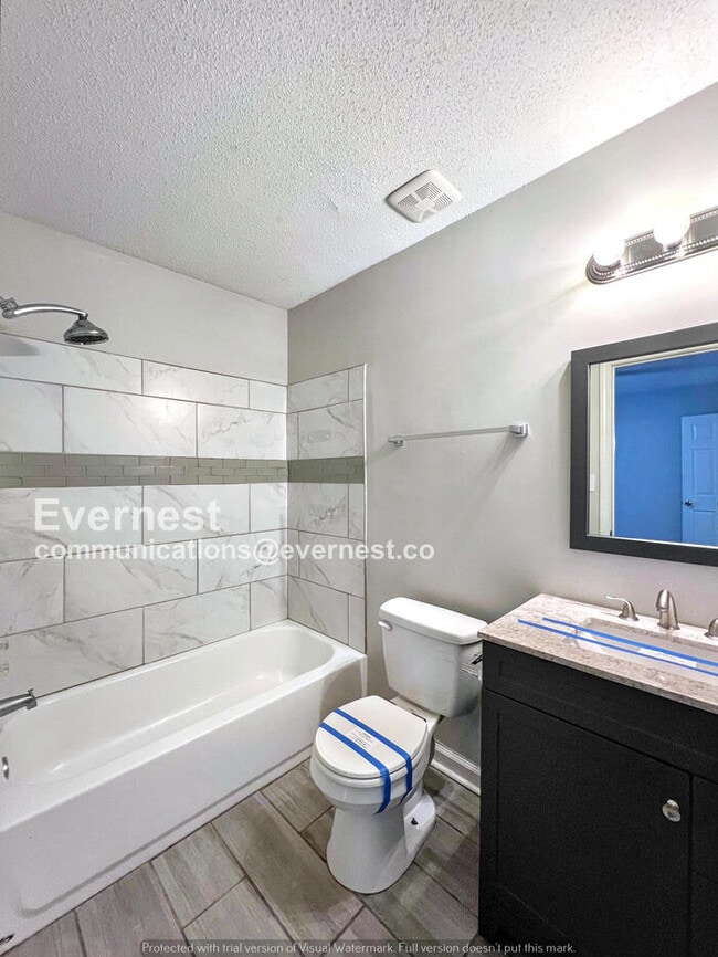 Building Photo - 7065 Village Ln