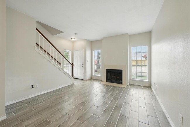 Building Photo - 2626 Holly Hall St