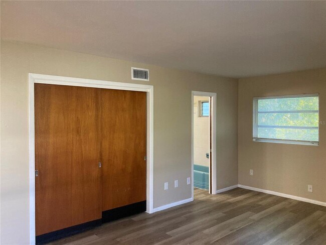 Building Photo - 1194 Porter Dr