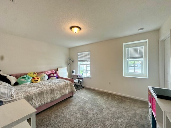 Building Photo - Spacious Home in Growing Area!