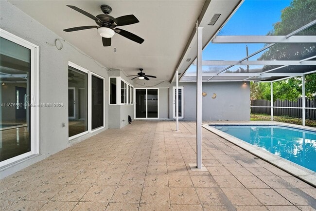 Building Photo - 9710 Sunset Strip