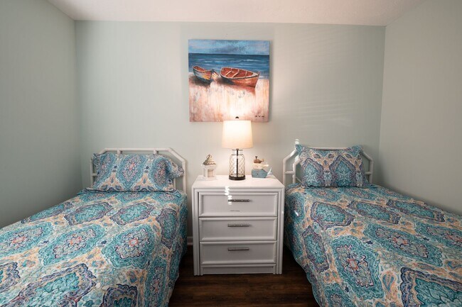 Building Photo - OCEANFRONT GETAWAY OFF-SEASON MONTHLY RENTAL