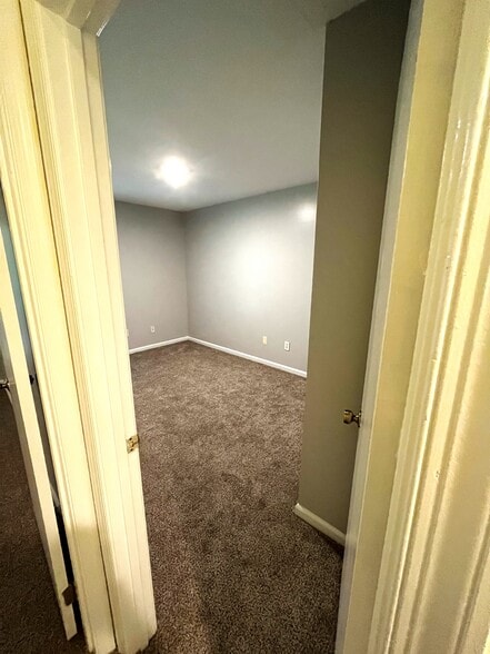 Spare Bedroom #1 - 1035 Willow Green Dr