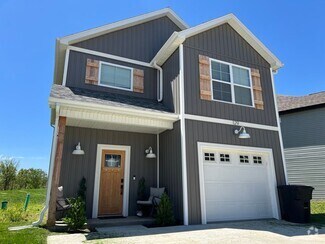 Building Photo - 7703-MF2-E4