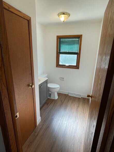 Building Photo - 1631 Highland Dr