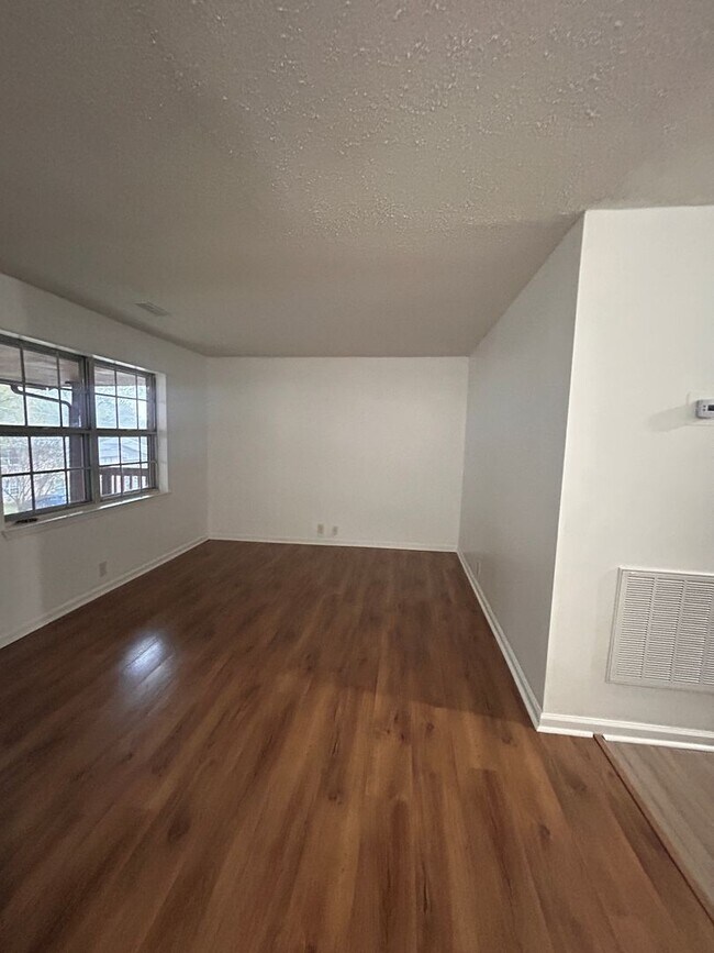 Building Photo - 3624-3626shi