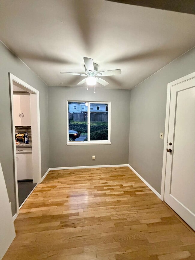 Building Photo - South Burlingame Classic Cottage, Gardners Welcome