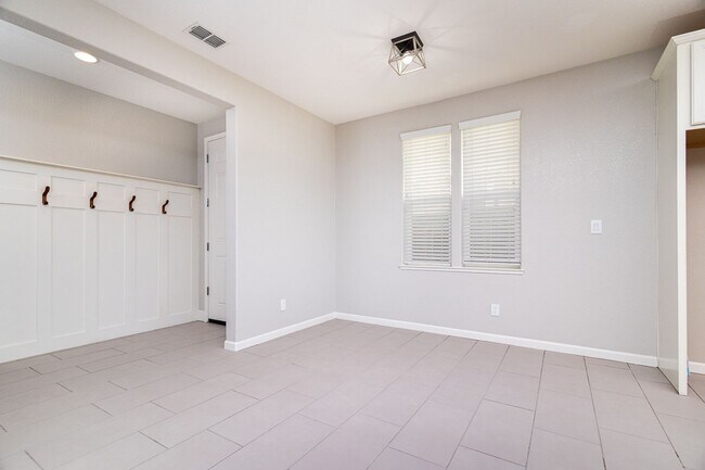 Building Photo - 9733 Tribeca Dr