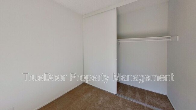 Building Photo - 533 N.Tustin Ave.