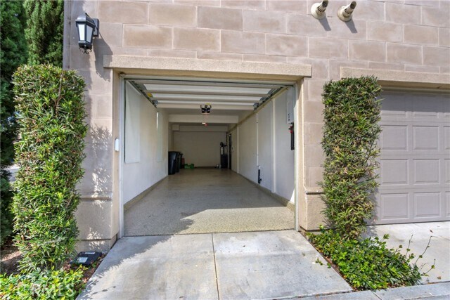 Building Photo - 524 S Anaheim Blvd