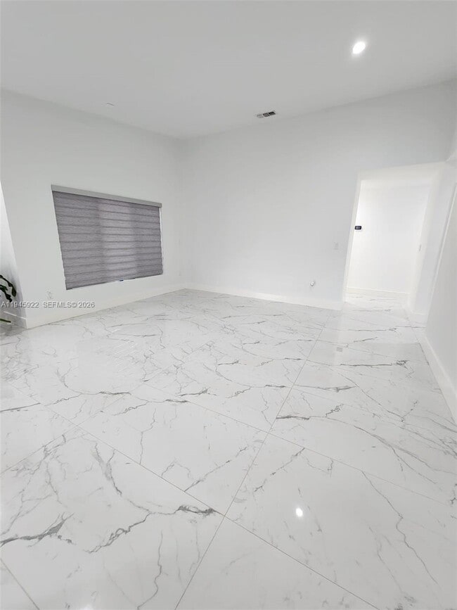 Building Photo - 15152 SW 63rd Ter