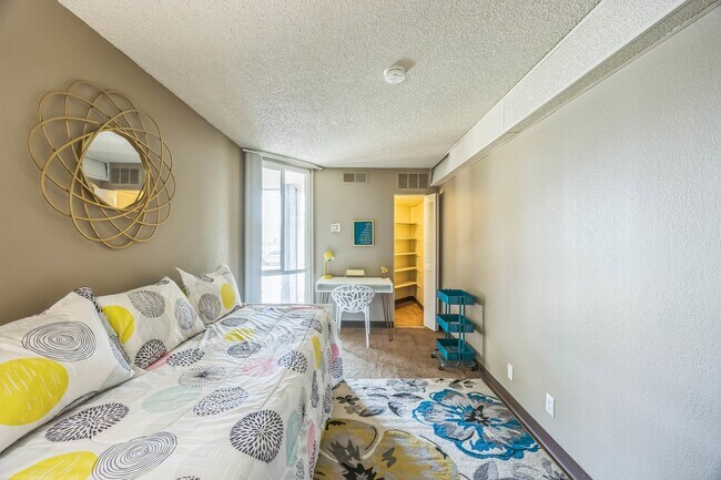 Building Photo - Glen at Hidden Valley