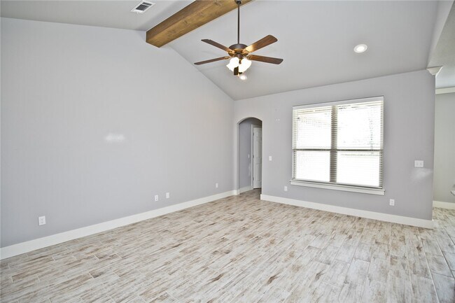Building Photo - 114 Alder St