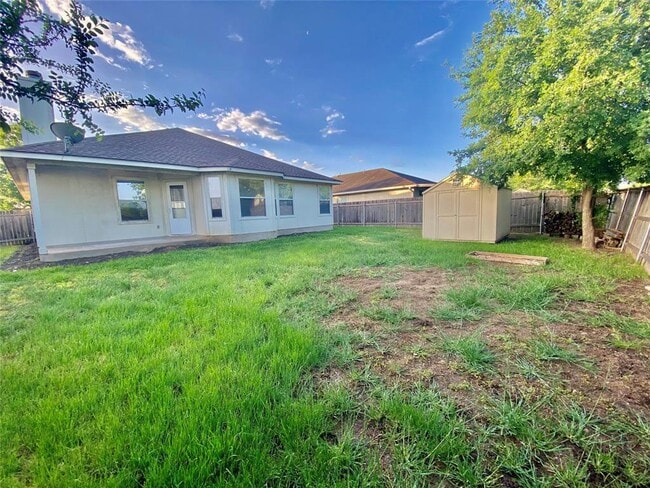 Building Photo - 196 Unity