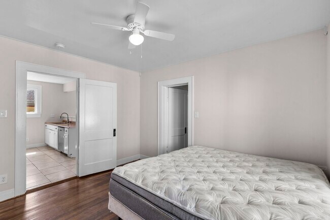 Building Photo - 4911 Avenue P 1/2