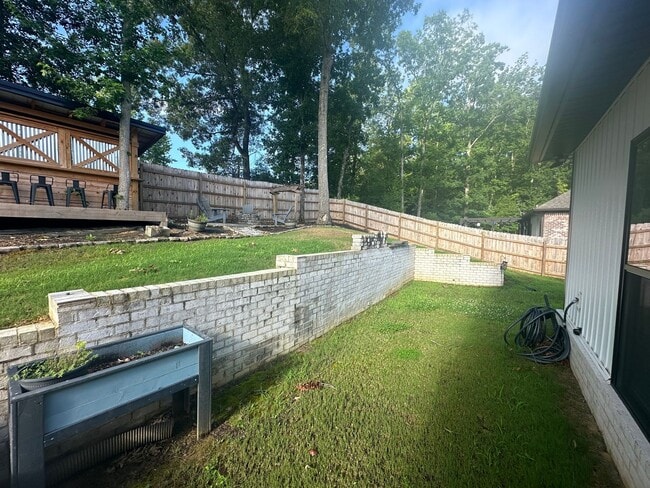 Building Photo - Stunning 4BR/2BA Home in Legacy Hill Estates