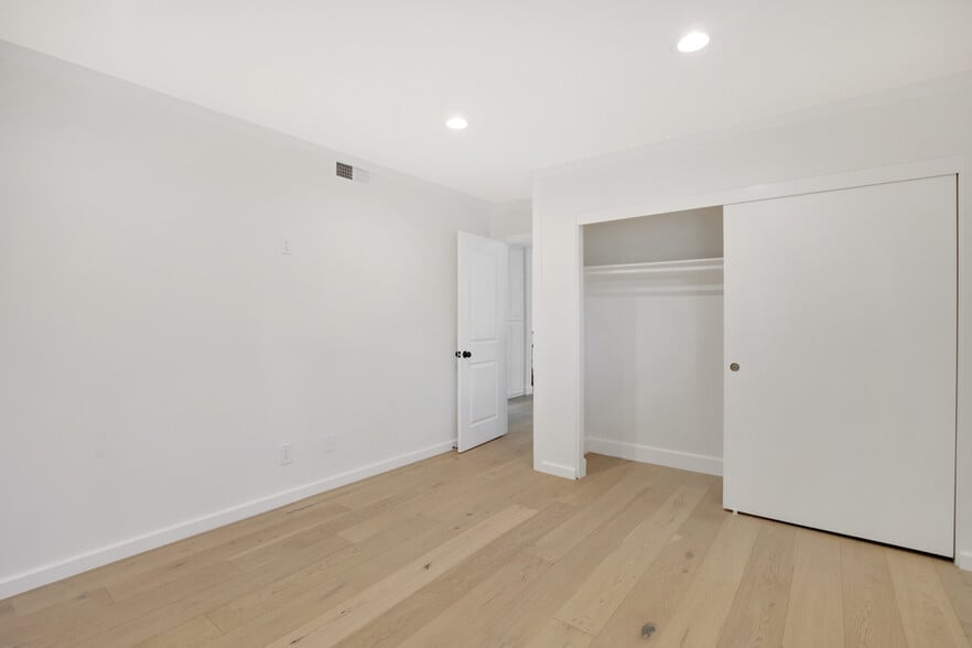 Building Photo - 23450 Park Hermosa