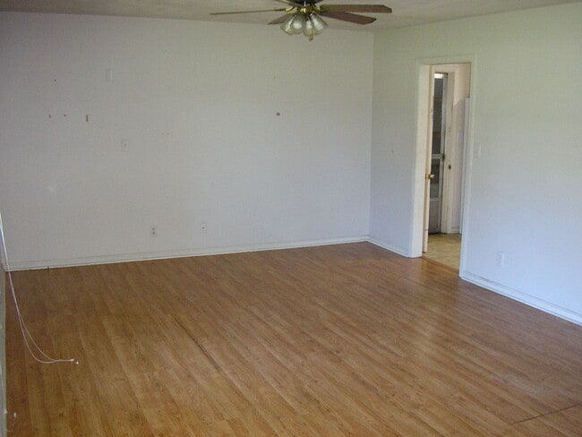 Building Photo - 2427 Smallhouse Rd