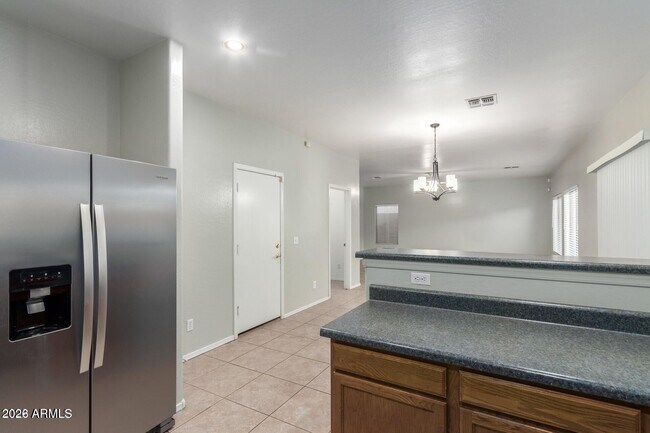 Building Photo - 2739 E Indian Wells Pl