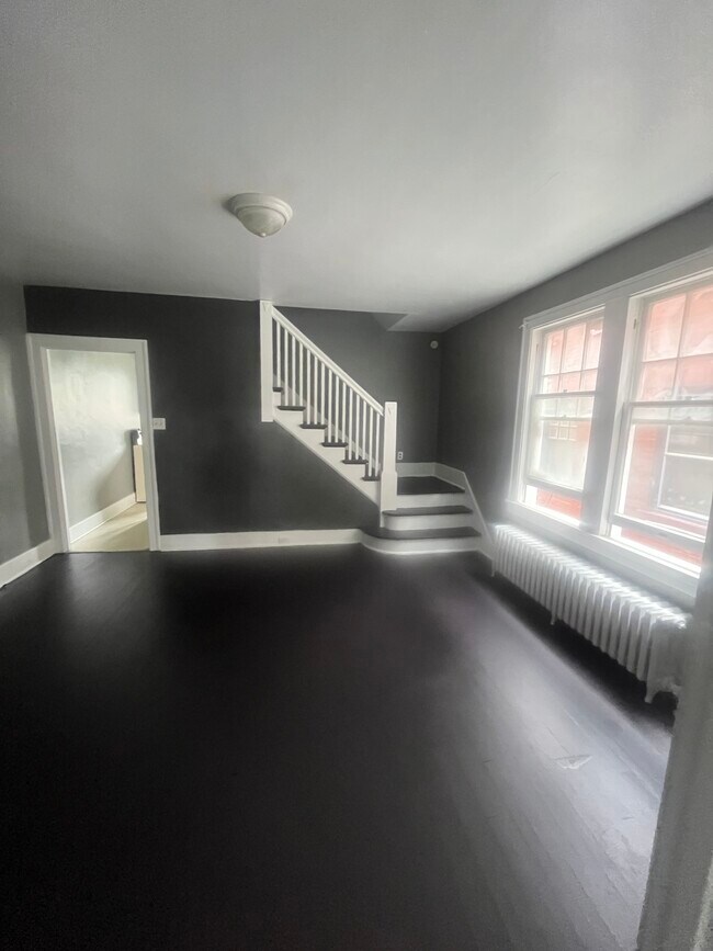 Building Photo - 418 Linden Ave
