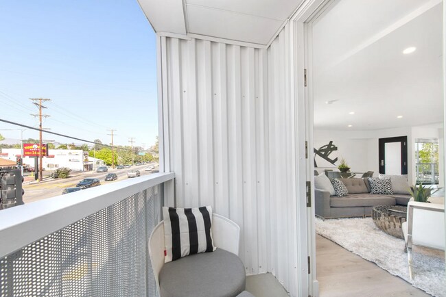 Building Photo - Modern - 2 Story Loft