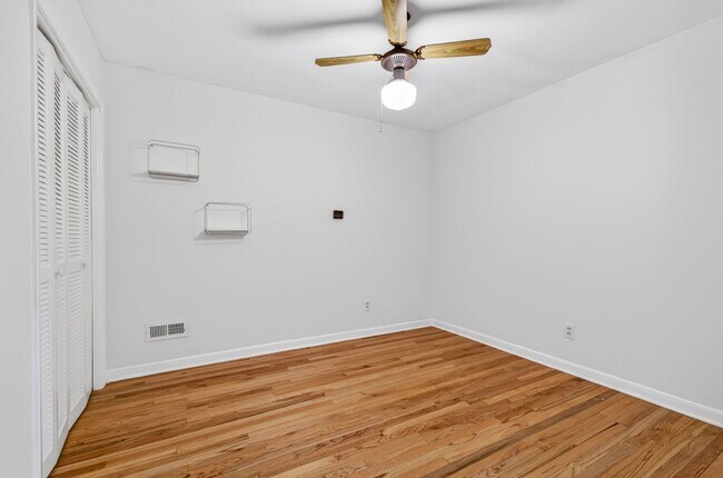 Building Photo - 117 Pine Grove Ave