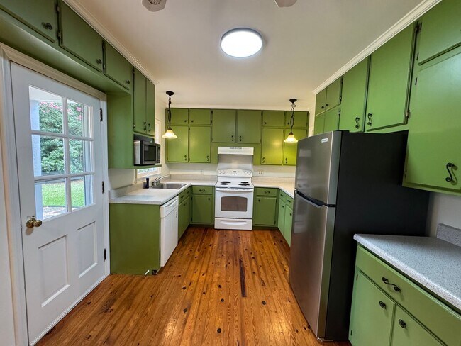 Building Photo - Cozy 2/1 Cottage in Rockridge Heights- $1,650