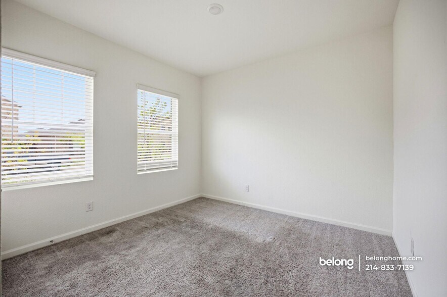 Building Photo - 10321 Holy Cross Ln