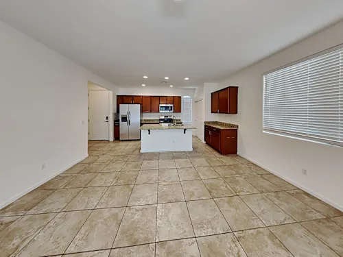 Building Photo - 1373 S Ponderosa Dr