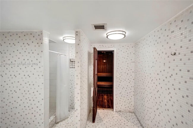 Building Photo - 401 Golden Isles Dr